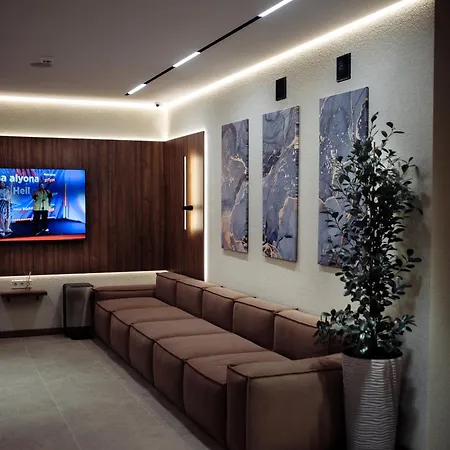 Nesvit Hotel *